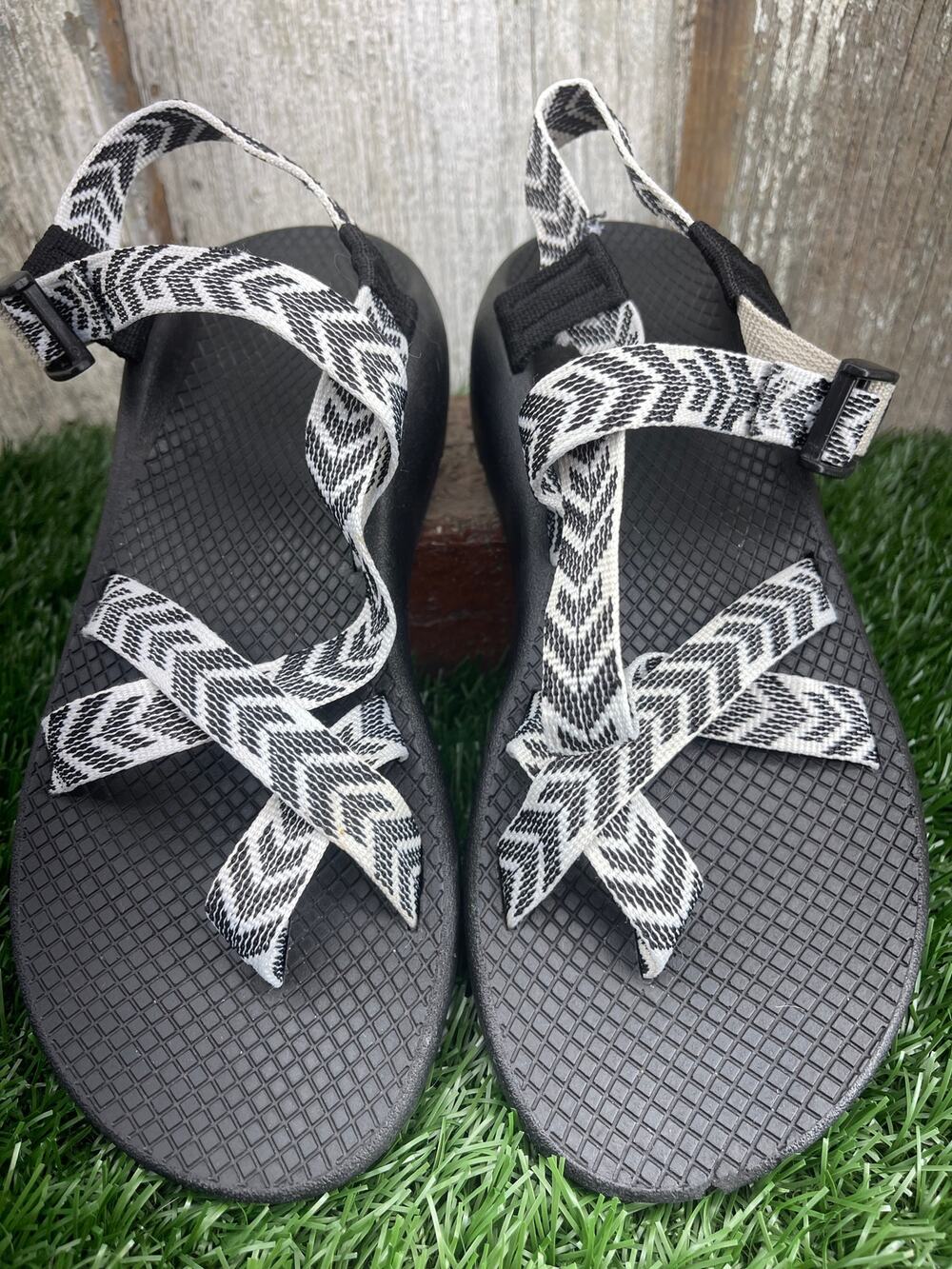 Chaco Z/2 Classic Cream White Black Toe Loop Sandals Women's 9